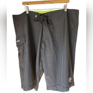 Hawaiian Island Creations Board Shorts Mens Size 42 HIC swim